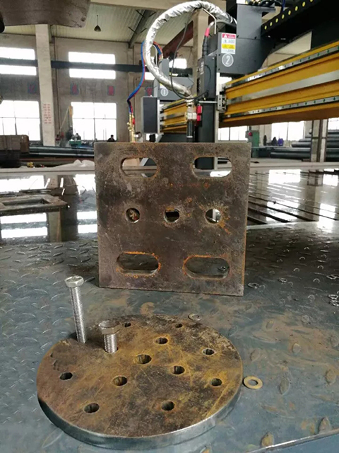 路灯生产厂家用尊凯实业数控等离子切割机现场切割的工件