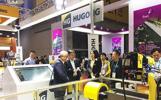 第二届进博会广东省茂名市常务副市长莅临尊凯实业意大利CEA展位