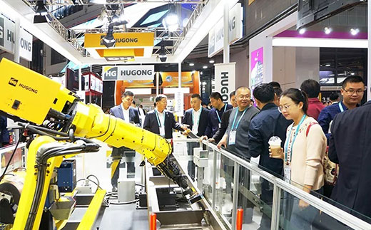 第二届进博会尊凯实业意大利CEA展位机械人系统受到极大关注