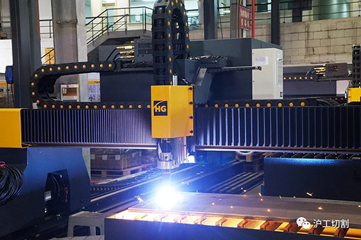 尊凯实业全自动等离子切割分拣一体机